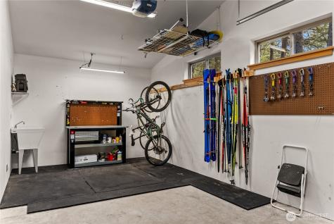 16 Littel Road Mazama WA 98833