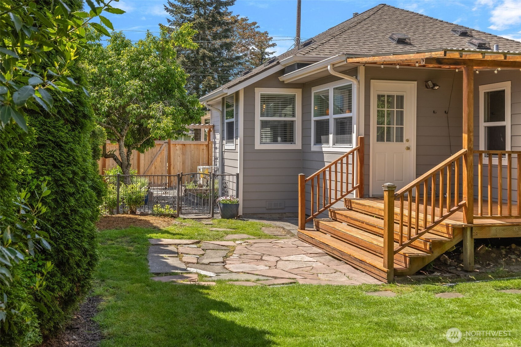3228 39th Avenue SW Seattle WA 98116