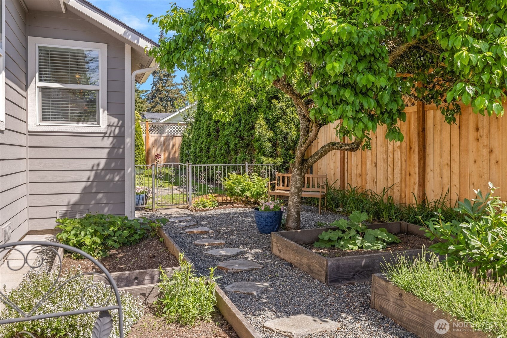 3228 39th Avenue SW Seattle WA 98116