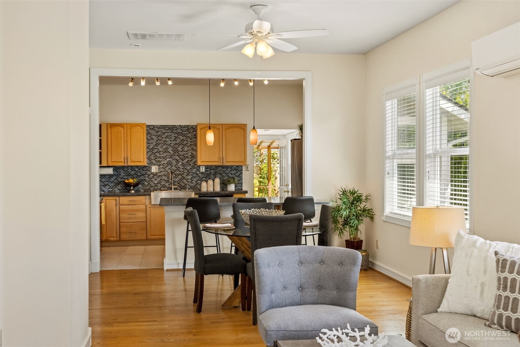 3228 39th Avenue SW Seattle WA 98116