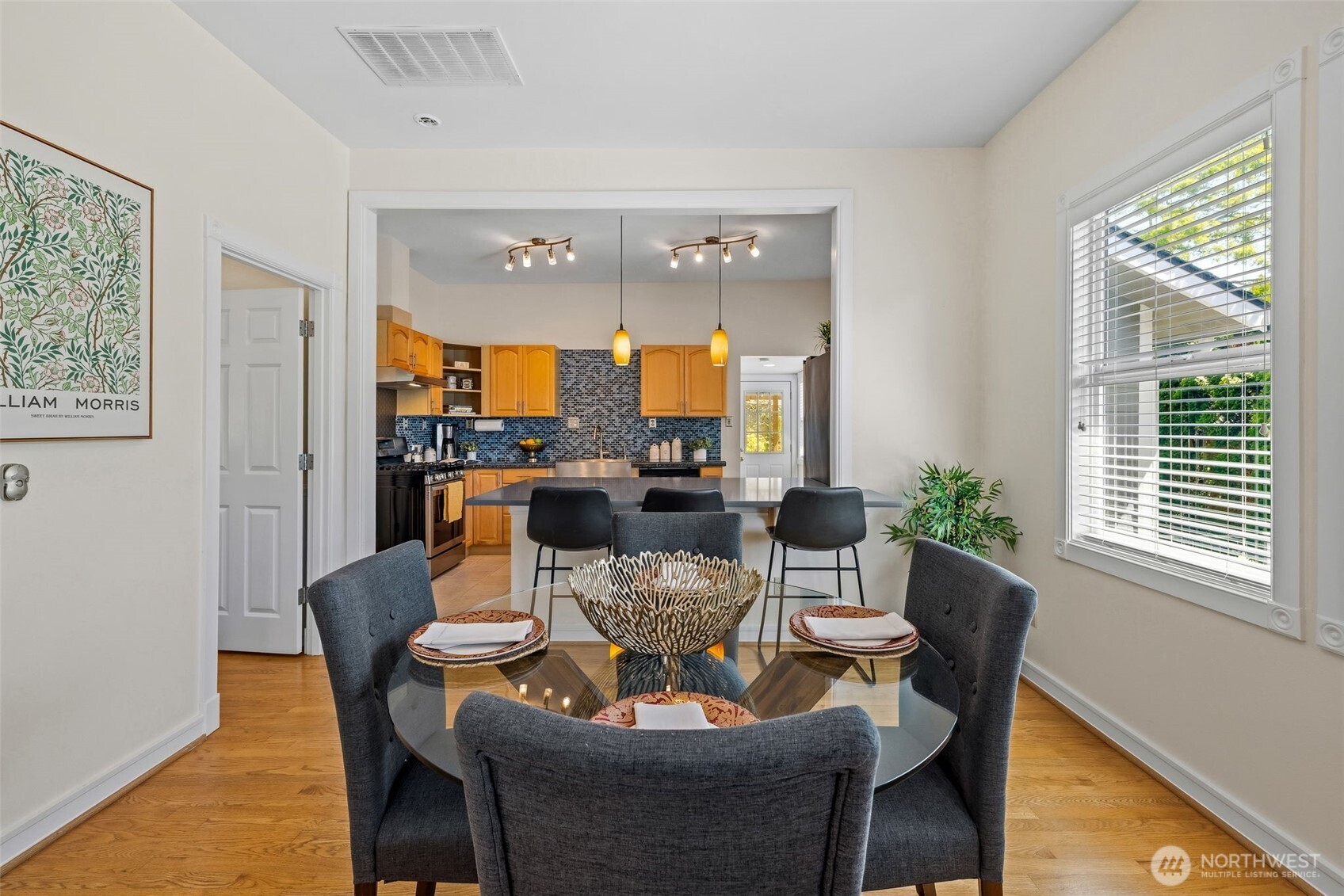 3228 39th Avenue SW Seattle WA 98116