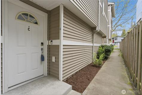 10520 Whitman Avenue N Seattle WA 98133