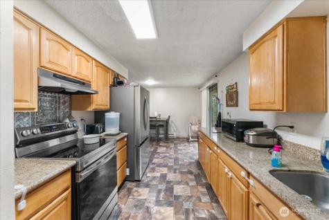 1751 S 43rd Street Tacoma WA 98418