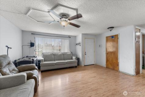 1751 S 43rd Street Tacoma WA 98418