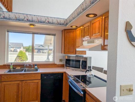 1249 E Ocean Shores Boulevard SW Ocean Shores WA 98569