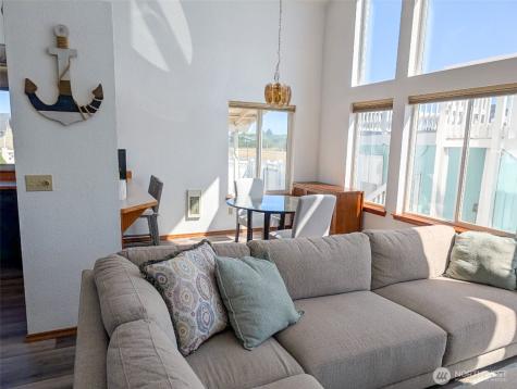 1249 E Ocean Shores Boulevard SW Ocean Shores WA 98569