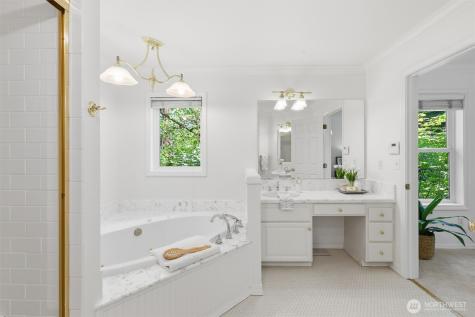 22716 NE 25th Way Sammamish WA 98074