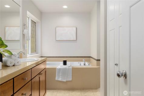 1316 216th Street SW Lynnwood WA 98036