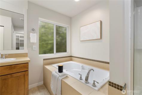 1316 216th Street SW Lynnwood WA 98036
