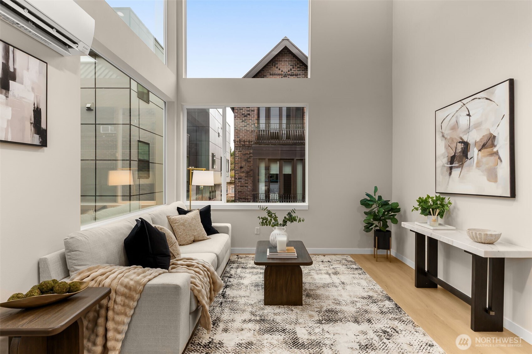 1123 10th Avenue E Seattle WA 98102