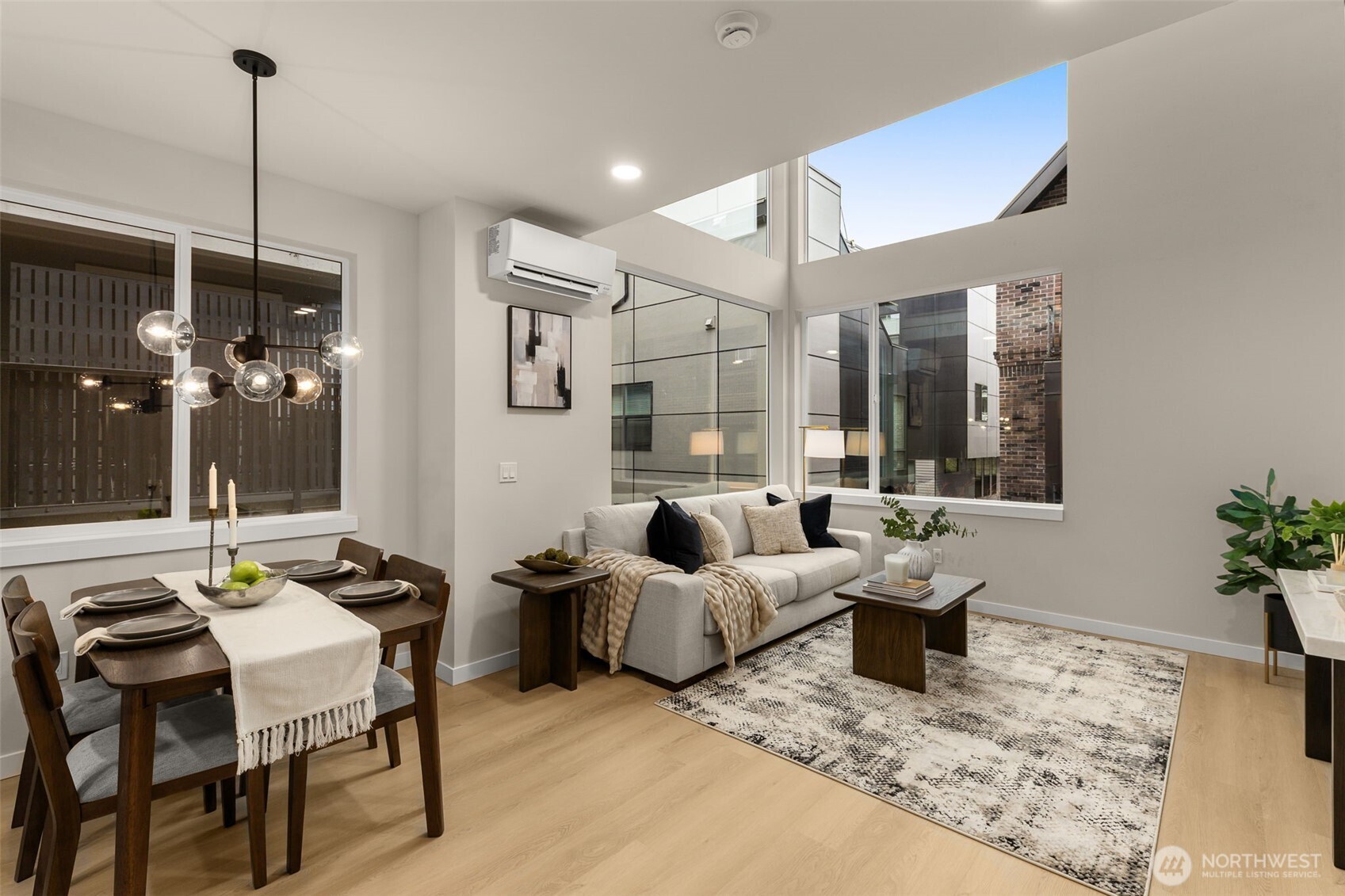 1123 10th Avenue E Seattle WA 98102