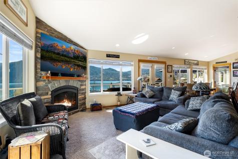 563 Topaz Place Manson WA 98831
