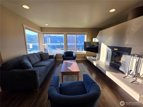 1 Lakeside 714-i Manson WA 98831