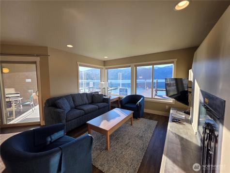 1 Lakeside 714-i Manson WA 98831