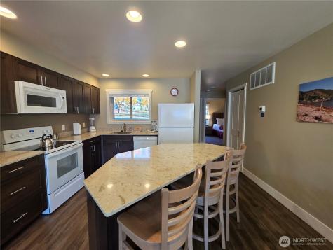 1 Lakeside 714-i Manson WA 98831
