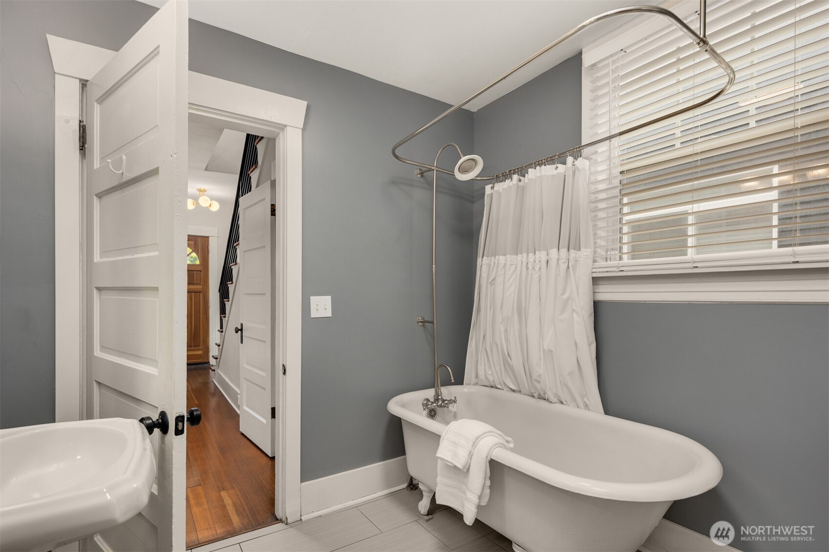 325 23rd Avenue E Seattle WA 98112