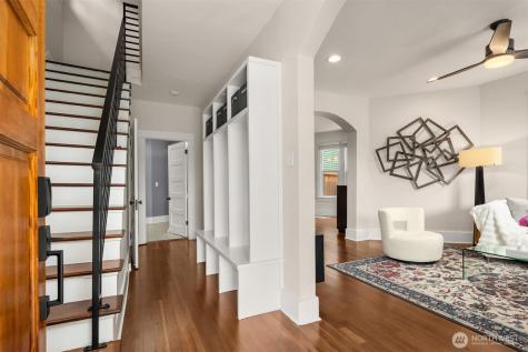 325 23rd Avenue E Seattle WA 98112