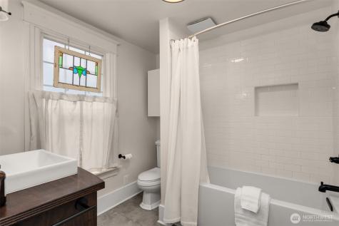 325 23rd Avenue E Seattle WA 98112