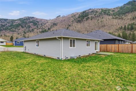 6311 Bearpaw Court Maple Falls WA 98266