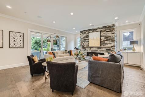 2121 109th Avenue SE Bellevue WA 98004