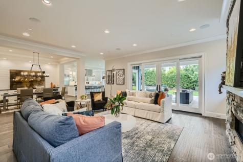 2121 109th Avenue SE Bellevue WA 98004