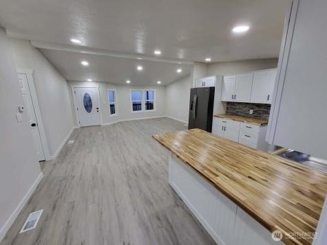 1660 S 333rd Street Federal Way WA 98003