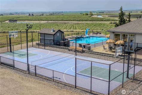 1050 Lewandowski Road Sunnyside WA 98944