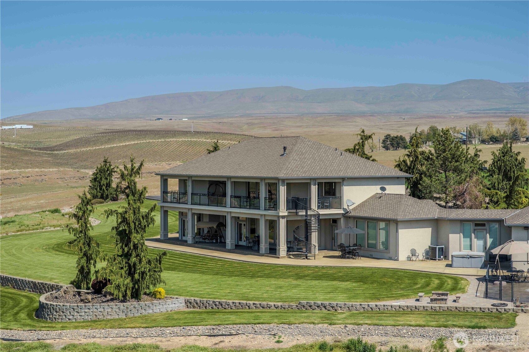 1050 Lewandowski Road Sunnyside WA 98944