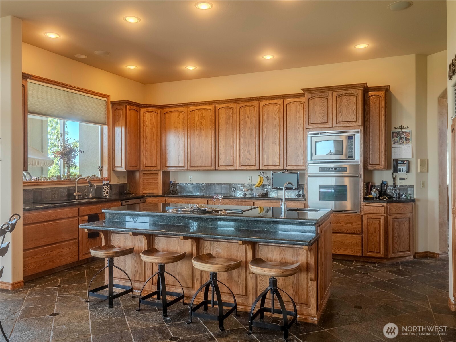 1050 Lewandowski Road Sunnyside WA 98944