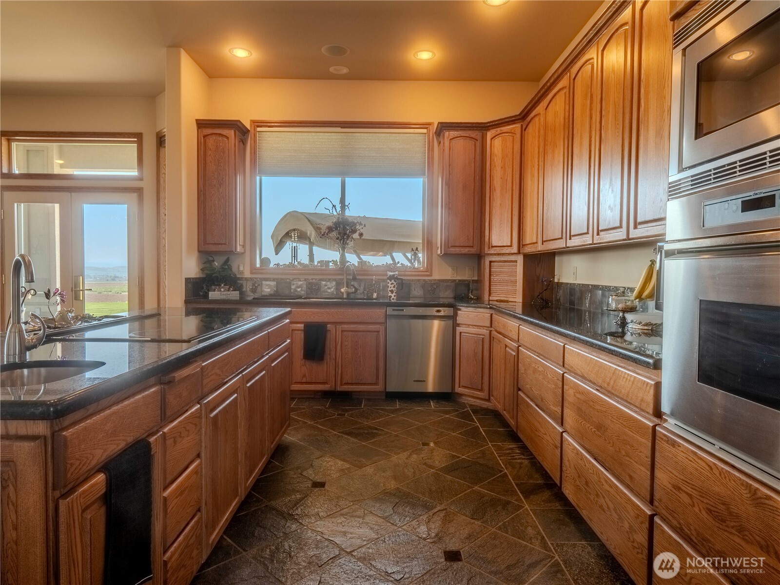 1050 Lewandowski Road Sunnyside WA 98944