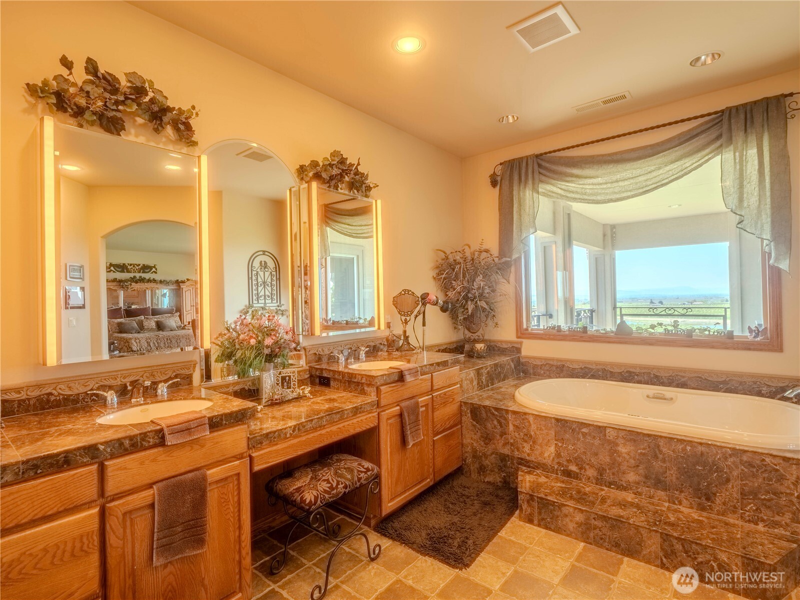 1050 Lewandowski Road Sunnyside WA 98944