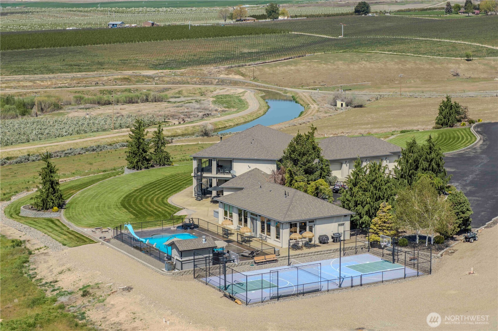 1050 Lewandowski Road Sunnyside WA 98944
