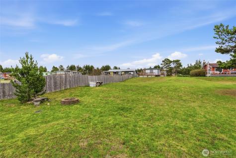 13301 North Place Long Beach WA 98631