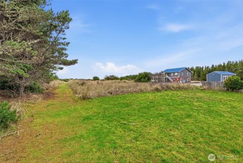 13301 North Place Long Beach WA 98631
