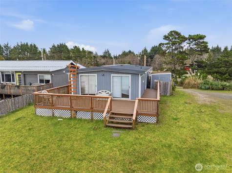 13301 North Place Long Beach WA 98631