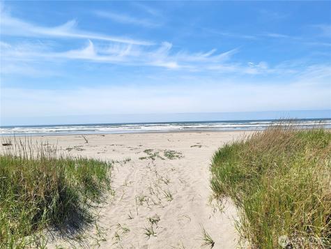 13301 North Place Long Beach WA 98631