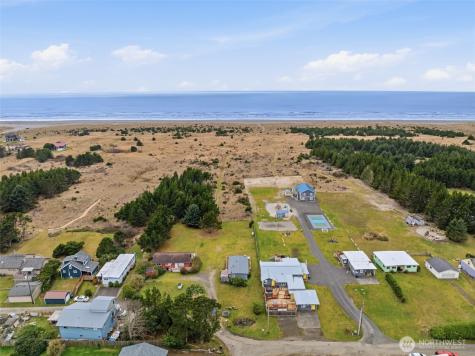 13301 North Place Long Beach WA 98631