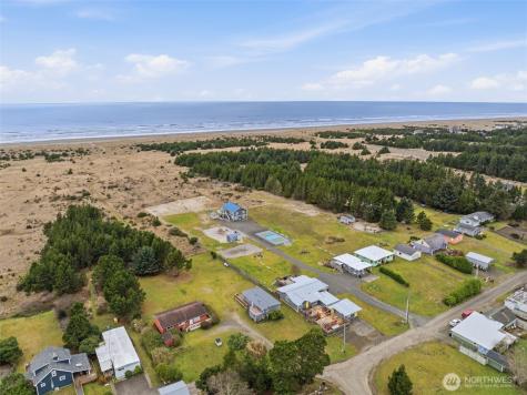 13301 North Place Long Beach WA 98631