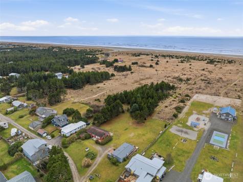 13301 North Place Long Beach WA 98631