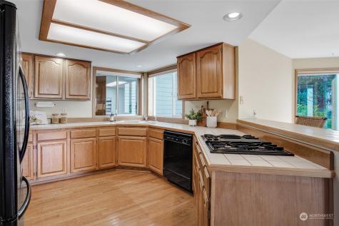 1903 Dumas Circle NE Tacoma WA 98422