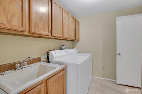 1903 Dumas Circle NE Tacoma WA 98422