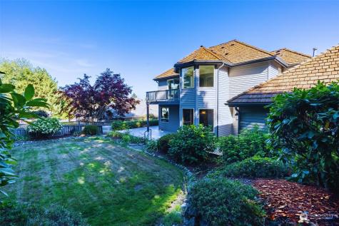 1903 Dumas Circle NE Tacoma WA 98422