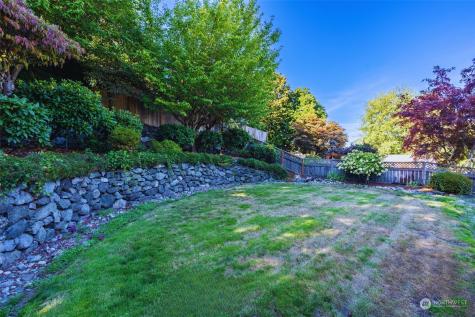 1903 Dumas Circle NE Tacoma WA 98422