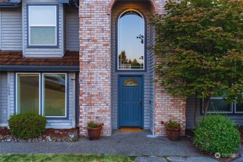 1903 Dumas Circle NE Tacoma WA 98422