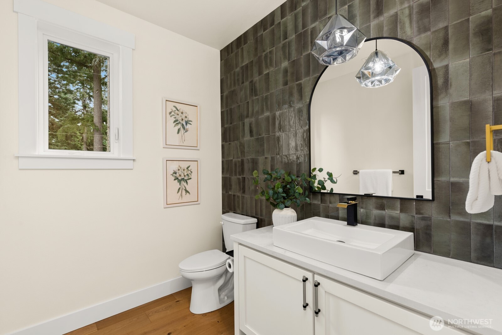 815 130th Avenue Bellevue WA 98005