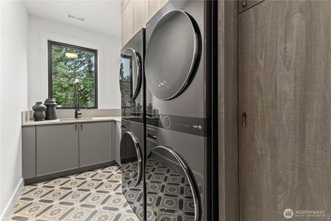 10789 SE 10th Street Bellevue WA 98004