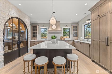 10789 SE 10th Street Bellevue WA 98004