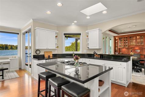 21 Strawberry Point Road Bellingham WA 98229