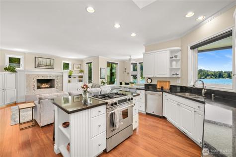 21 Strawberry Point Road Bellingham WA 98229