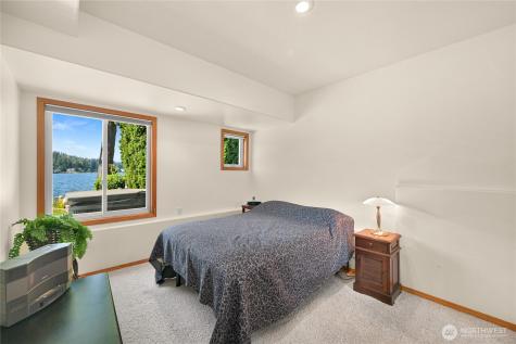 21 Strawberry Point Road Bellingham WA 98229